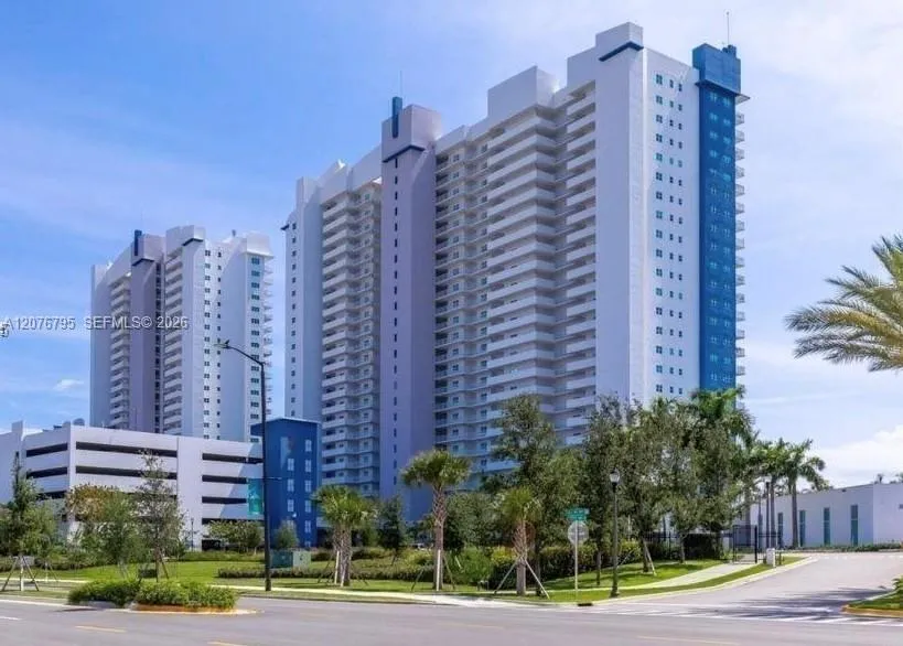 15051 Royal Oaks Ln #2403 North Miami, FL 33181