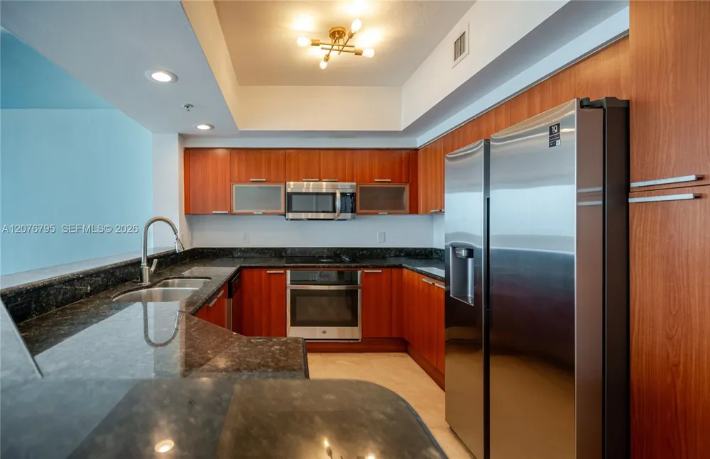 15051 Royal Oaks Ln #2403 North Miami, FL 33181