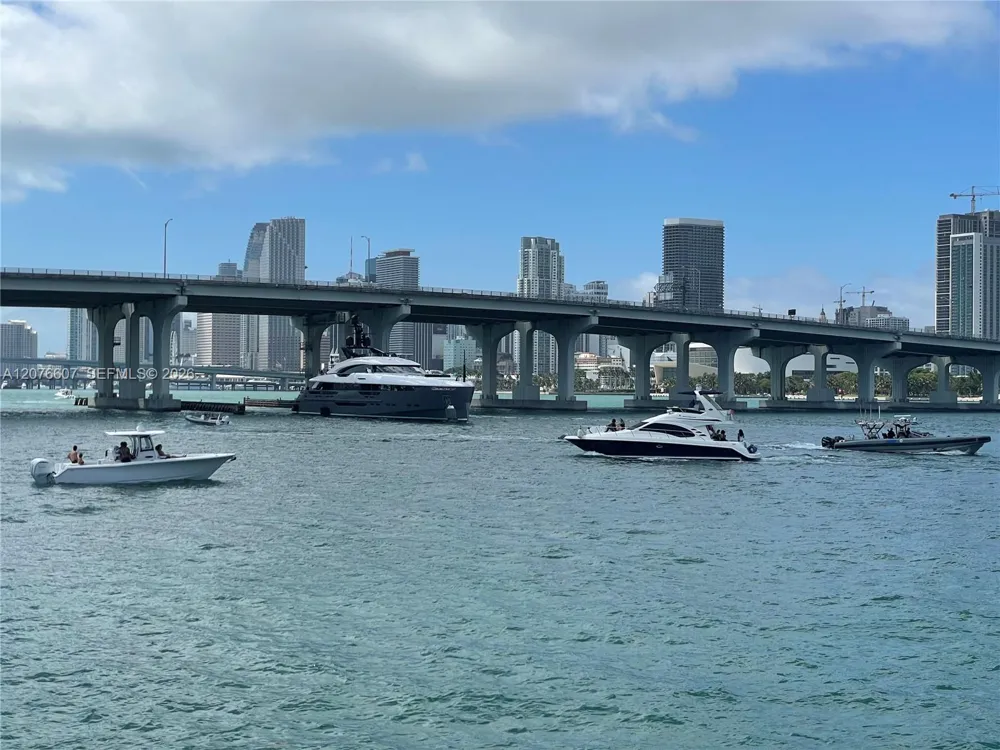 1750 Bayshore Dr #3403 Miami, FL 33132