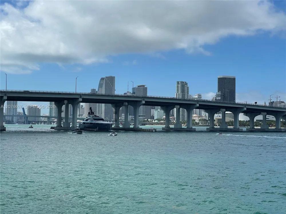 1750 Bayshore Dr #3403 Miami, FL 33132