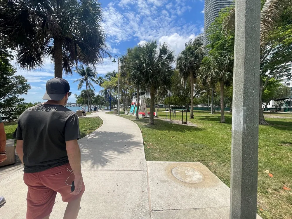 1750 Bayshore Dr #3403 Miami, FL 33132