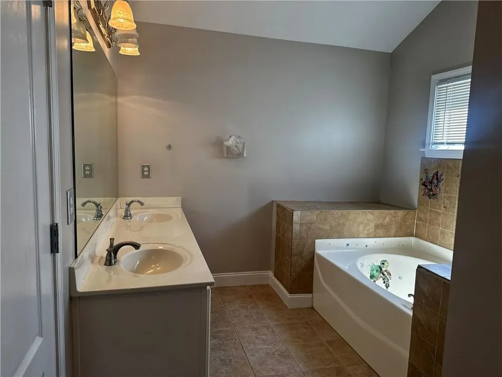 1843 Thomas Pointe Trace Lawrenceville, GA 30043