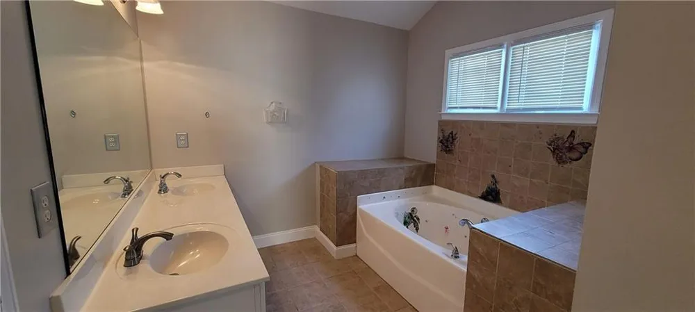 1843 Thomas Pointe Trace Lawrenceville, GA 30043