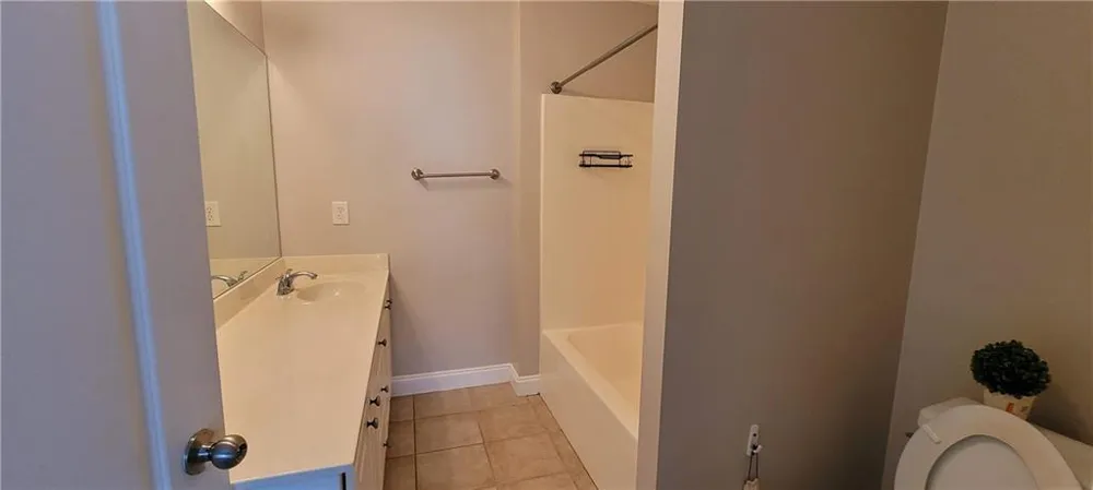 1843 Thomas Pointe Trace Lawrenceville, GA 30043