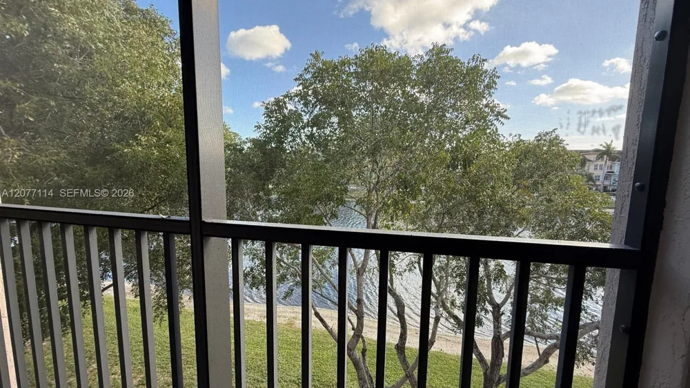 2806 Veronia Dr #303 Palm Beach Gardens, FL 33410
