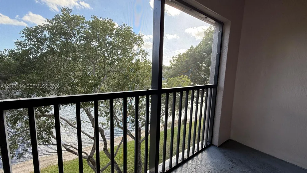 2806 Veronia Dr #303 Palm Beach Gardens, FL 33410