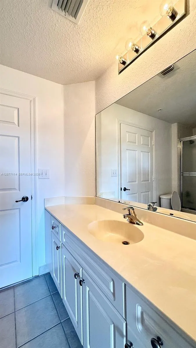 2806 Veronia Dr #303 Palm Beach Gardens, FL 33410