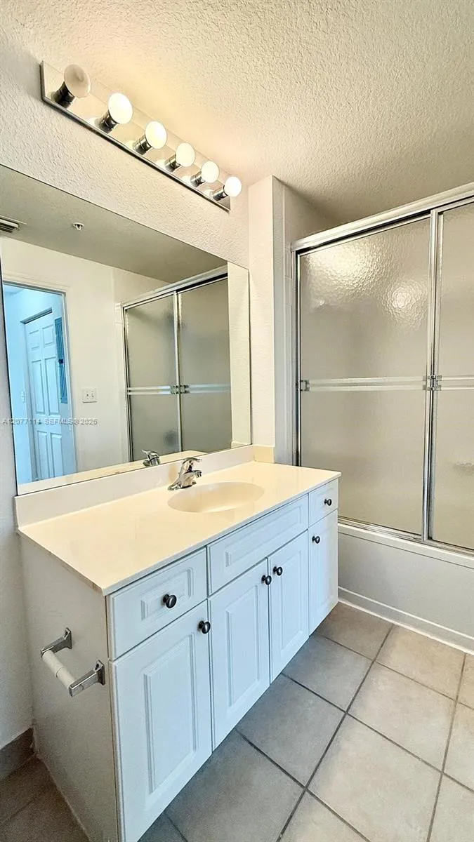 2806 Veronia Dr #303 Palm Beach Gardens, FL 33410