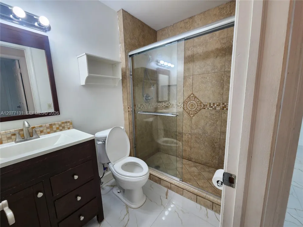 160 Cypress Club Dr #608 Pompano Beach, FL 33060