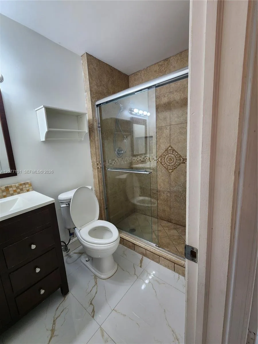 160 Cypress Club Dr #608 Pompano Beach, FL 33060