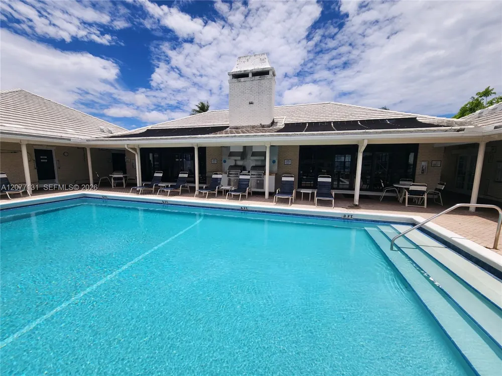 160 Cypress Club Dr #608 Pompano Beach, FL 33060