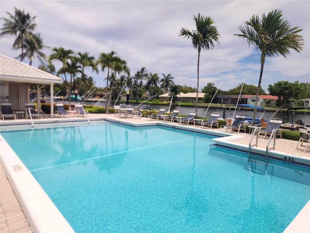 160 Cypress Club Dr #608 Pompano Beach, FL 33060