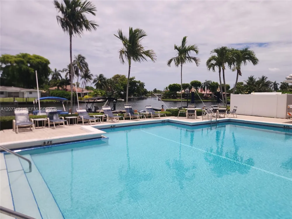 160 Cypress Club Dr #608 Pompano Beach, FL 33060