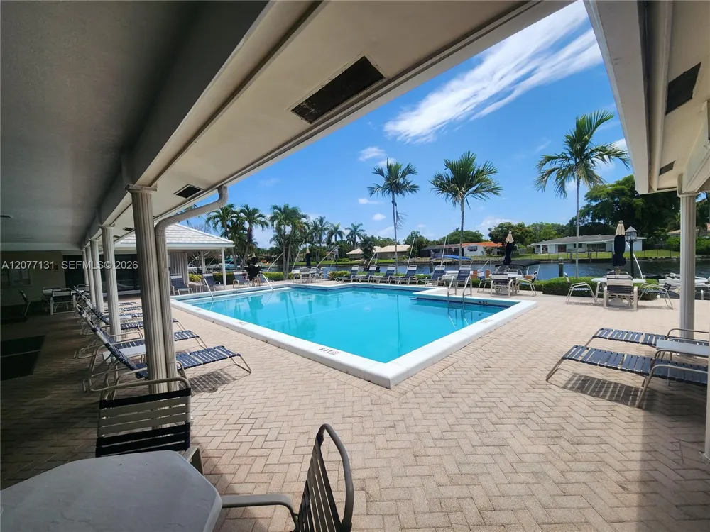 160 Cypress Club Dr #608 Pompano Beach, FL 33060