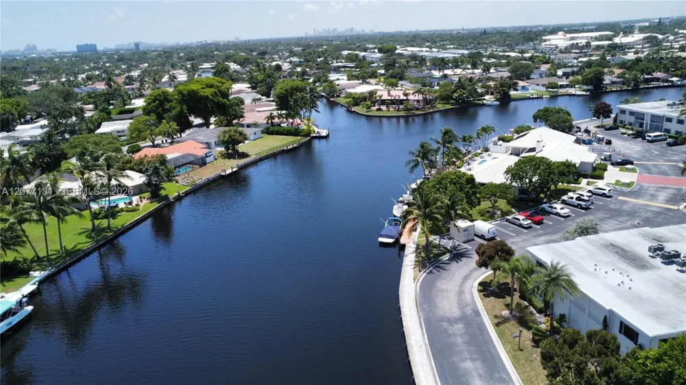 160 Cypress Club Dr #608 Pompano Beach, FL 33060
