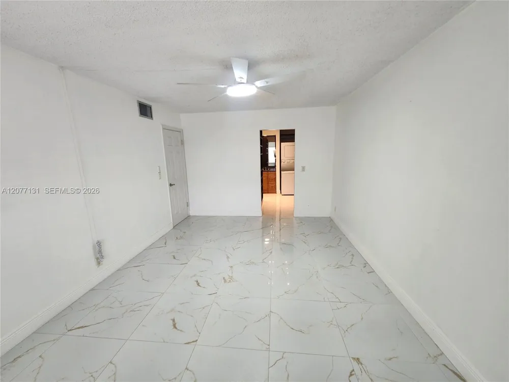 160 Cypress Club Dr #608 Pompano Beach, FL 33060