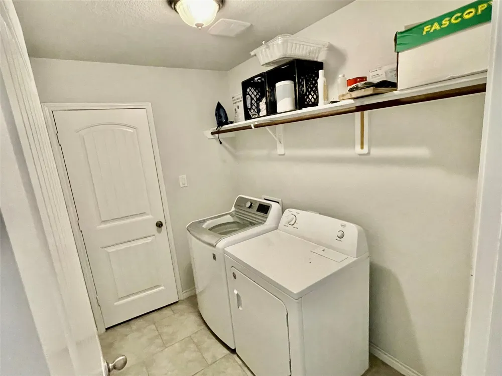 1916 Thorndyke Lane Bryan, TX 77807