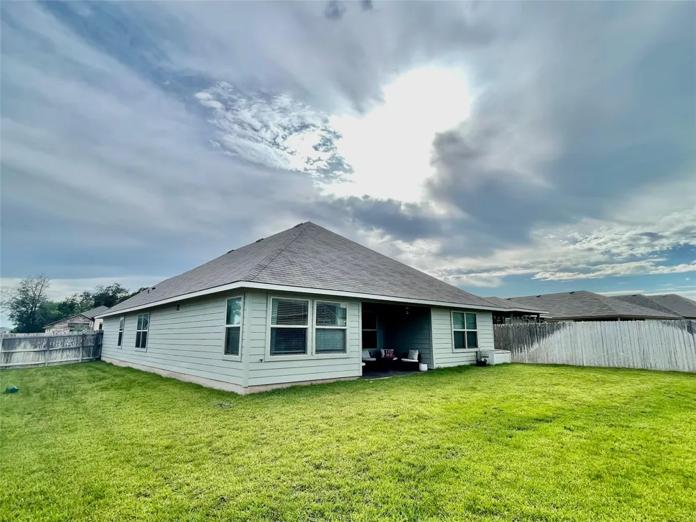 1916 Thorndyke Lane Bryan, TX 77807
