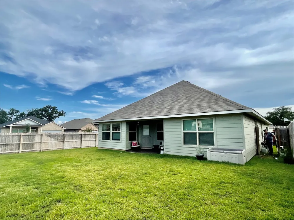 1916 Thorndyke Lane Bryan, TX 77807