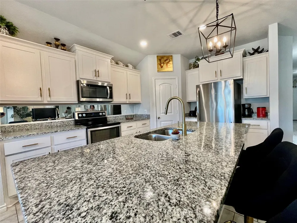 1916 Thorndyke Lane Bryan, TX 77807