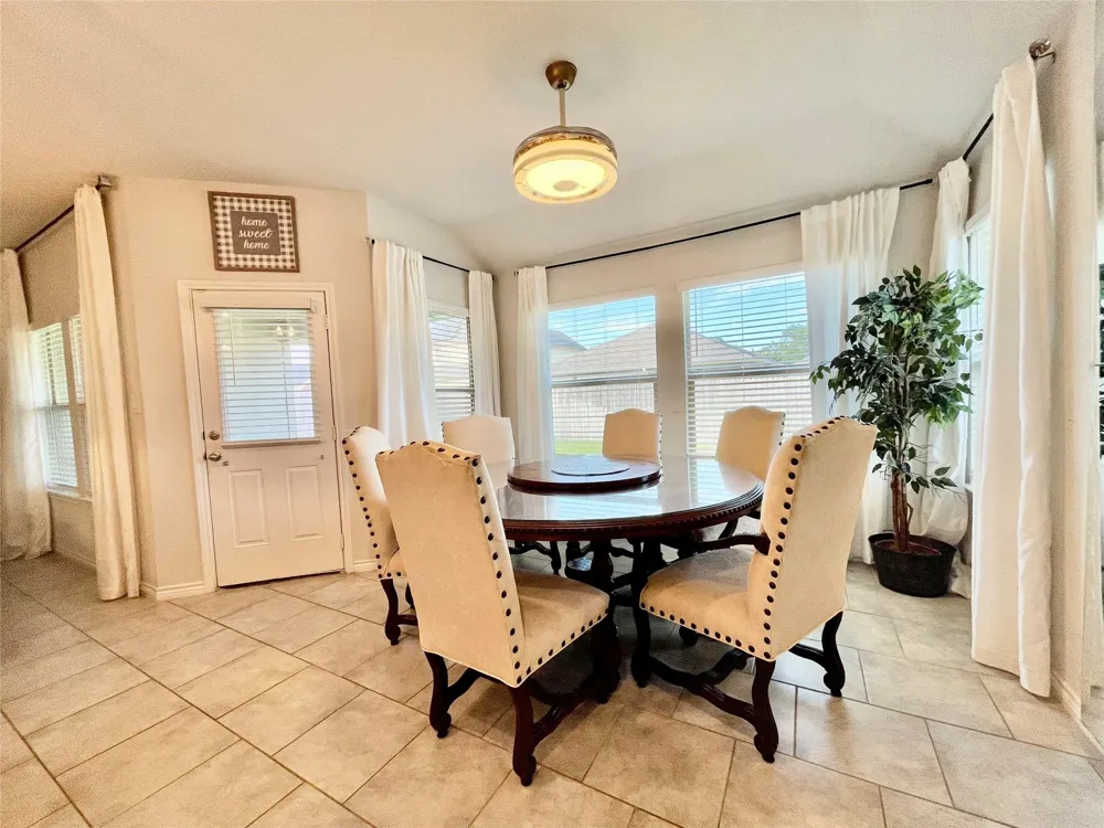 1916 Thorndyke Lane Bryan, TX 77807