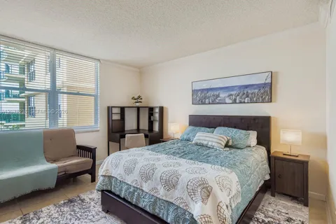 2501 S Ocean Dr #1032 (AVAILABLE OCT)