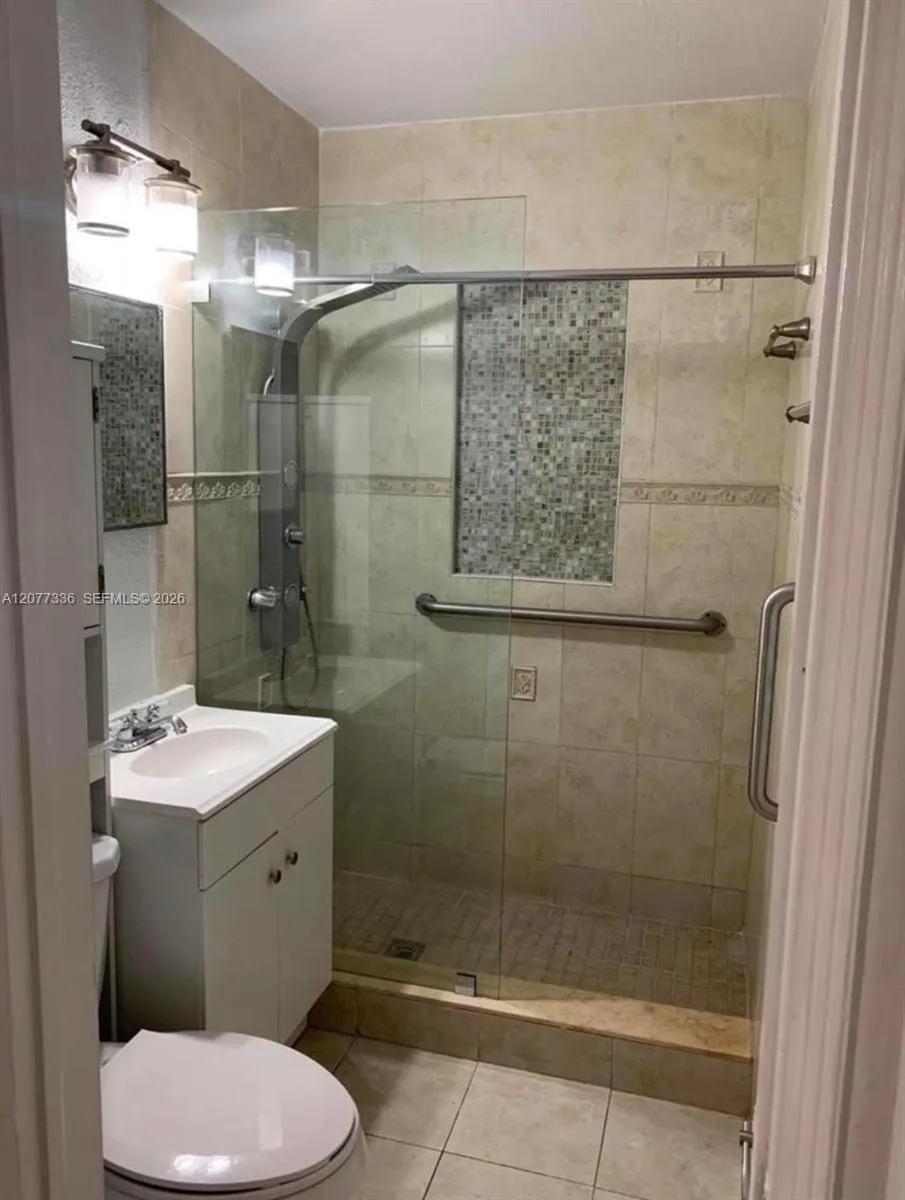 4289 NW 5th St Miami, FL 33126