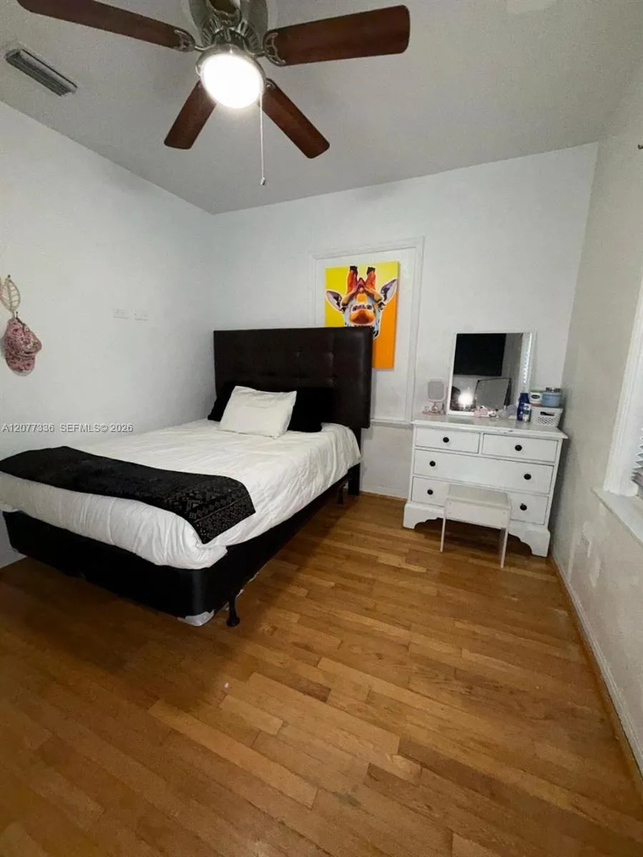 4289 NW 5th St Miami, FL 33126