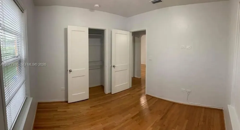 4289 NW 5th St Miami, FL 33126