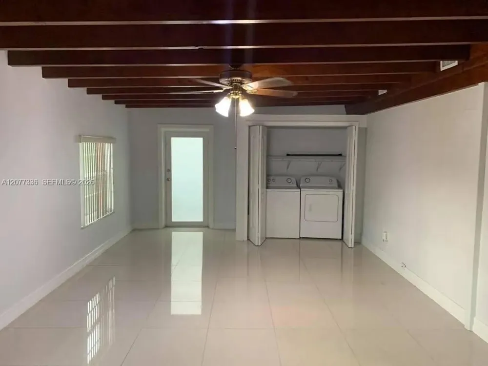 4289 NW 5th St Miami, FL 33126