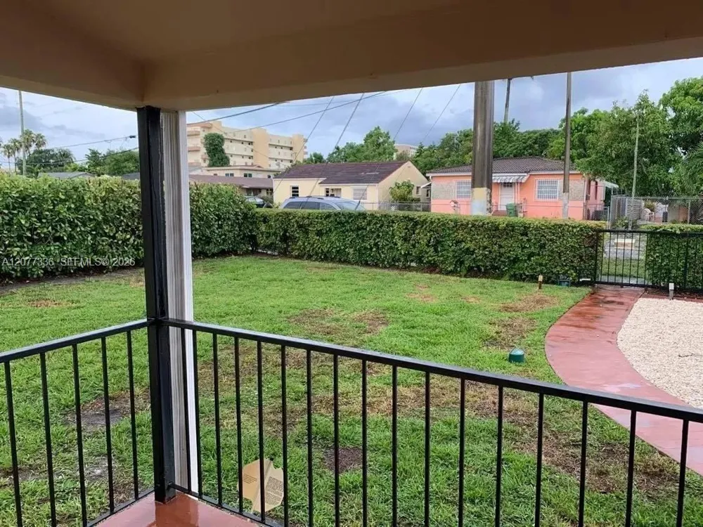 4289 NW 5th St Miami, FL 33126