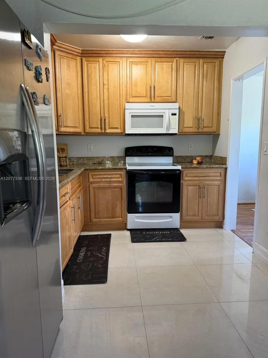 4289 NW 5th St Miami, FL 33126