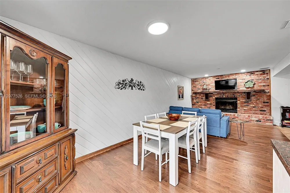 1201 Old Hiatus Rd Plantation, FL 33323