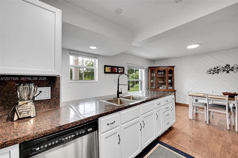 1201 Old Hiatus Rd Plantation, FL 33323