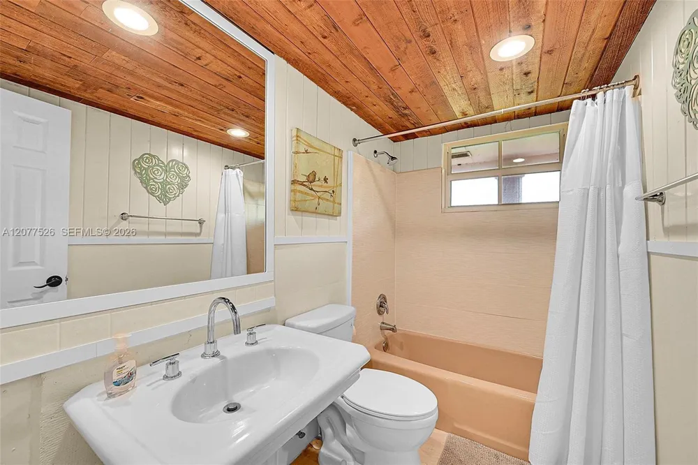 1201 Old Hiatus Rd Plantation, FL 33323