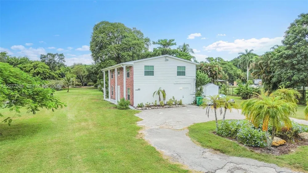 1201 Old Hiatus Rd Plantation, FL 33323