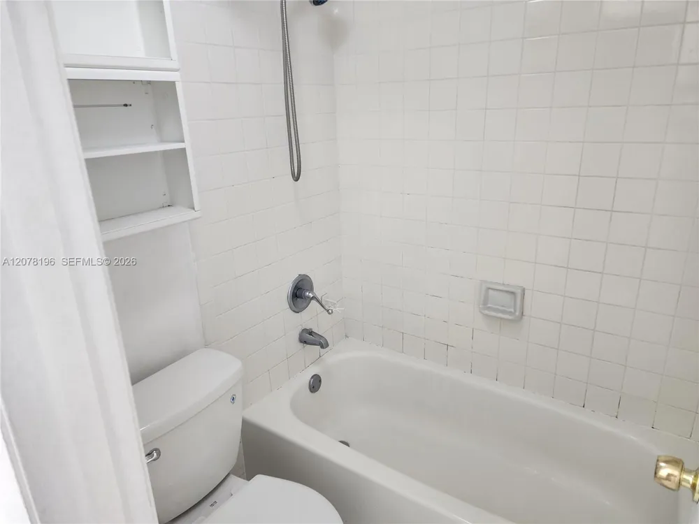 15615 SW 74th Cir Dr #13-2 Miami, FL 33193