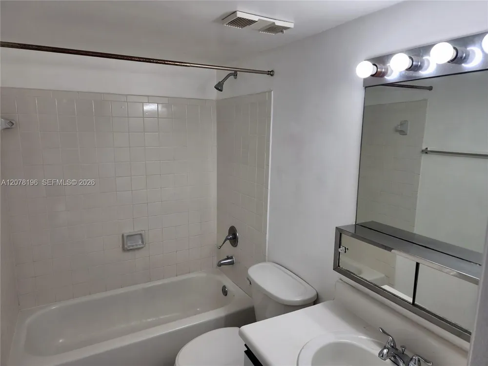 15615 SW 74th Cir Dr #13-2 Miami, FL 33193