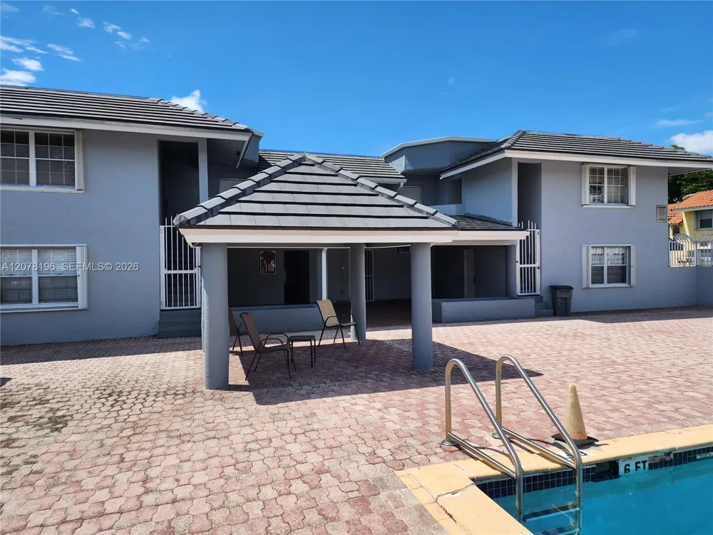 15615 SW 74th Cir Dr #13-2 Miami, FL 33193