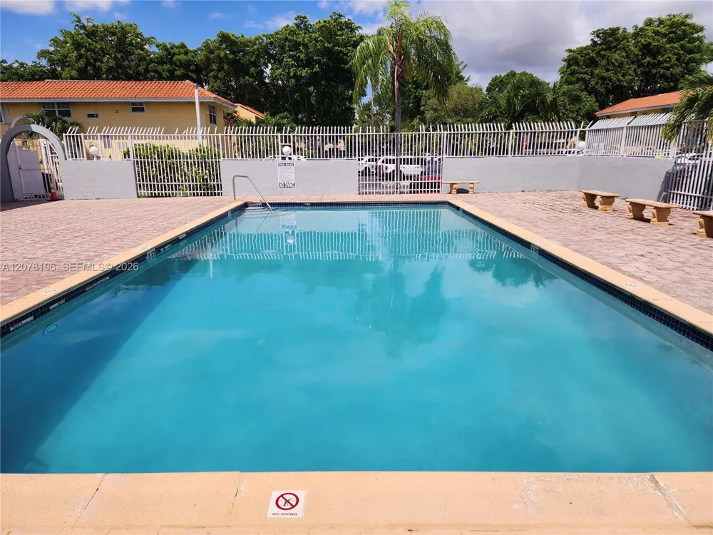 15615 SW 74th Cir Dr #13-2 Miami, FL 33193