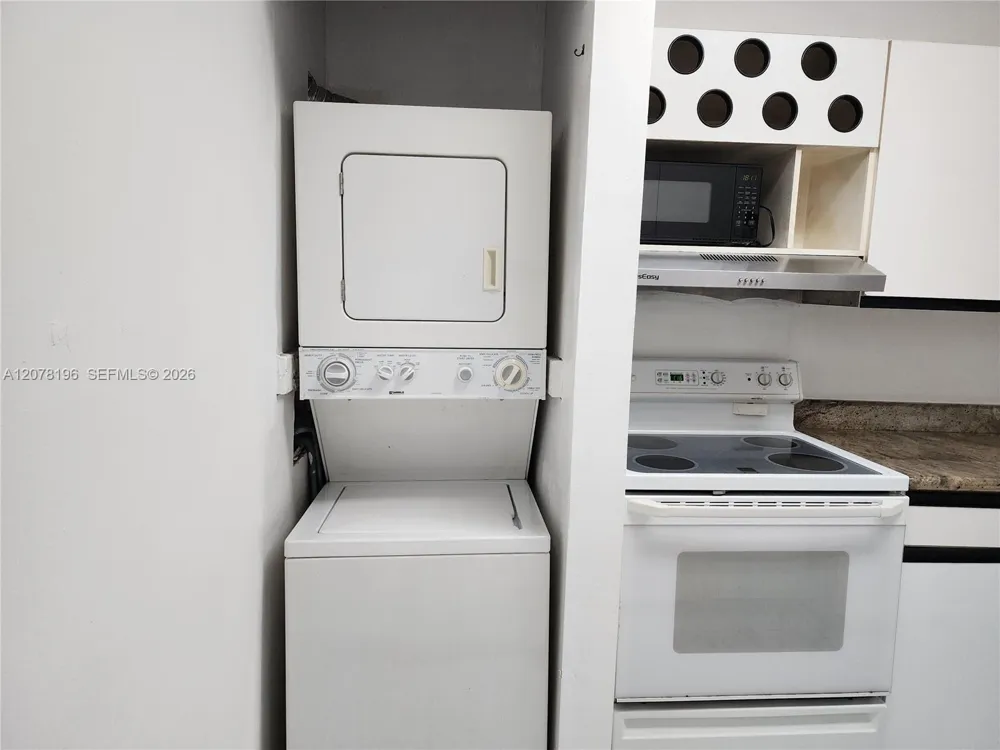 15615 SW 74th Cir Dr #13-2 Miami, FL 33193