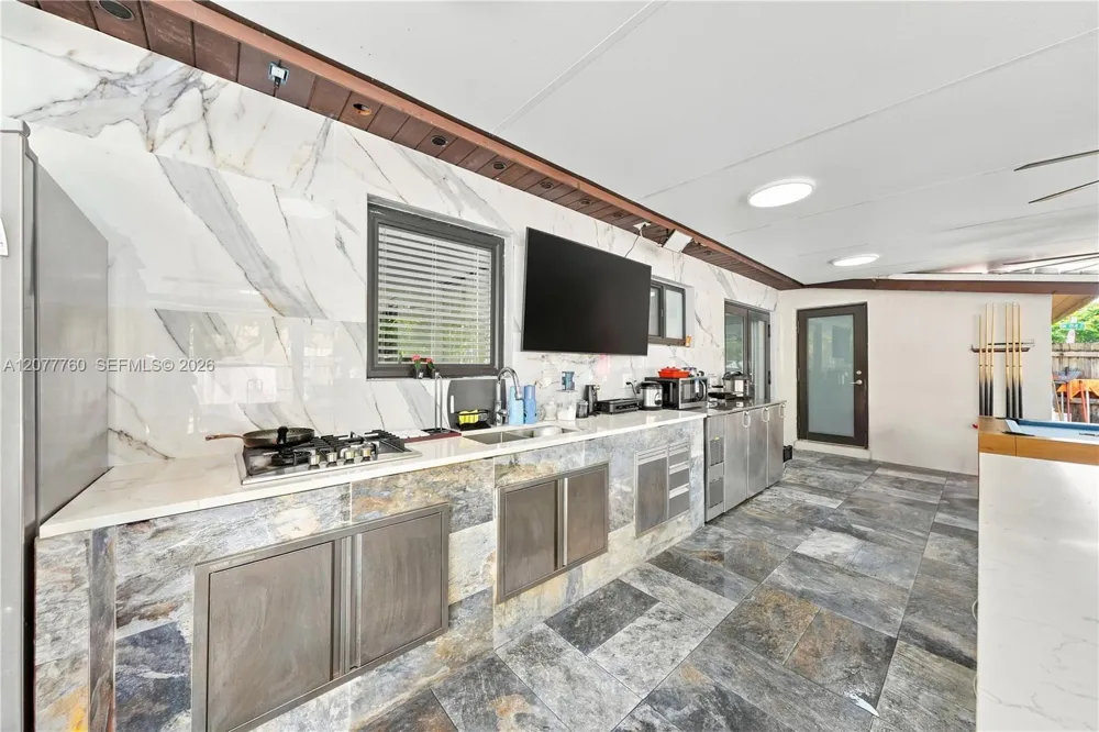 10125 SW 84th St Miami, FL 33173