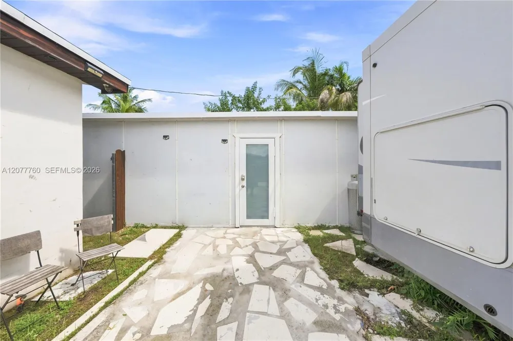 10125 SW 84th St Miami, FL 33173