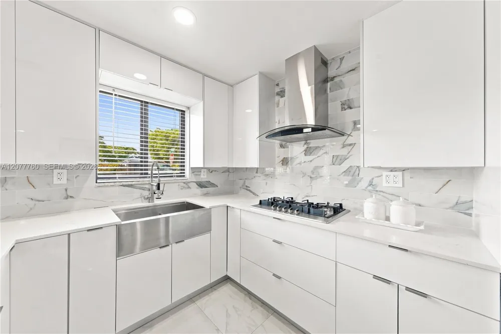 10125 SW 84th St Miami, FL 33173