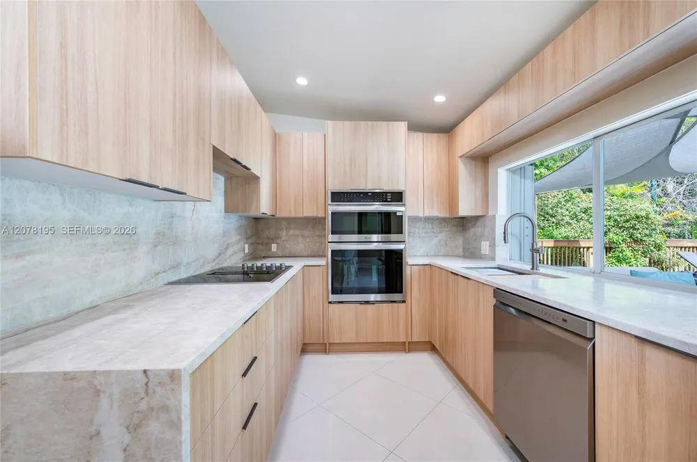 1003 NE 118th St Biscayne Park, FL 33161