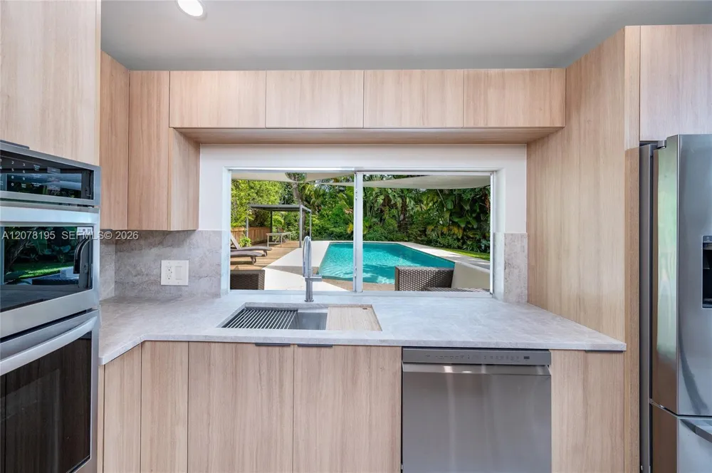 1003 NE 118th St Biscayne Park, FL 33161
