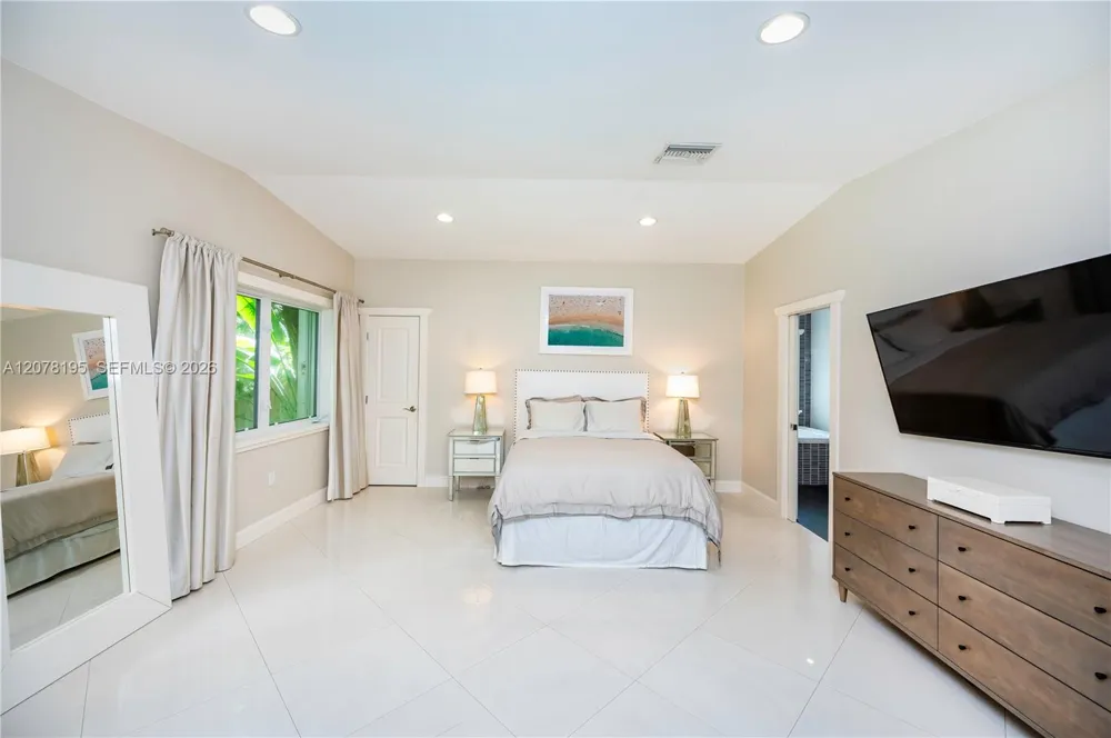1003 NE 118th St Biscayne Park, FL 33161