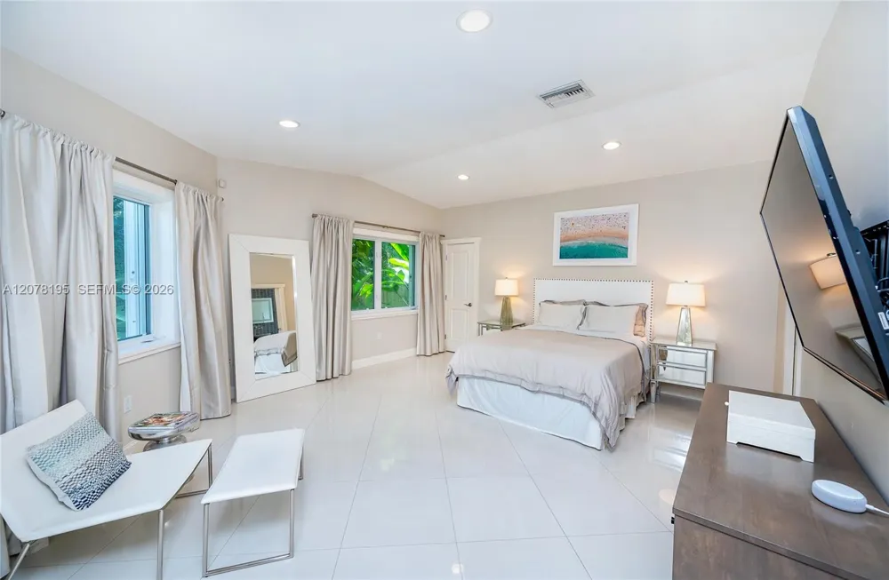 1003 NE 118th St Biscayne Park, FL 33161