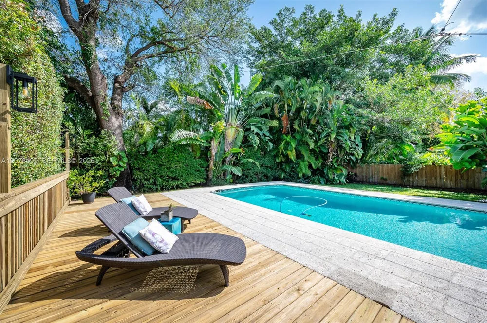 1003 NE 118th St Biscayne Park, FL 33161