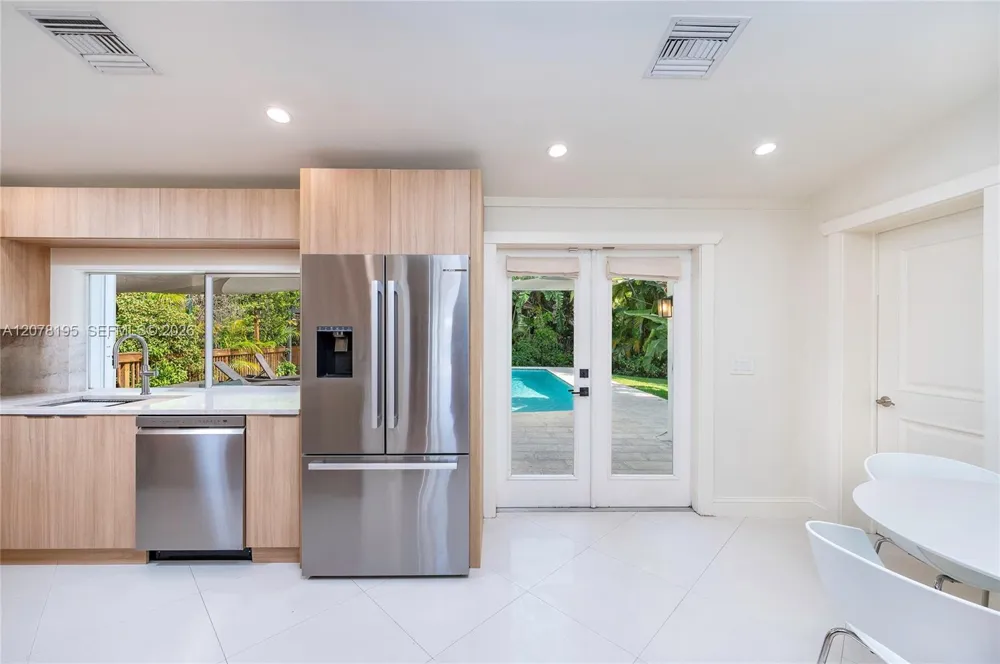 1003 NE 118th St Biscayne Park, FL 33161
